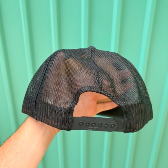 GAY-LOR TAVERN Mattawa Ontario trucker hat vintage snapbacl black white mesh - Picture 4 of 6